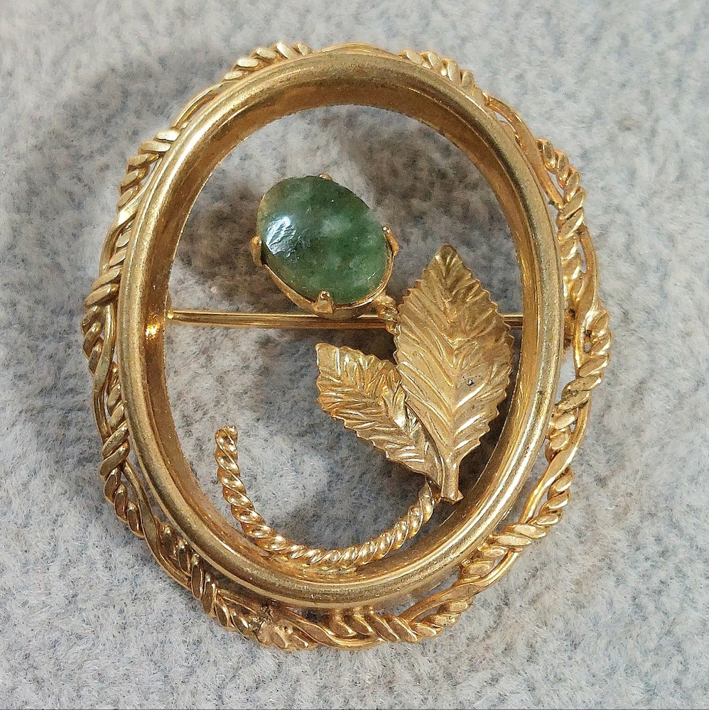 Vintage CARLA 12K GF picture Frame Brooch Pin Green Jade